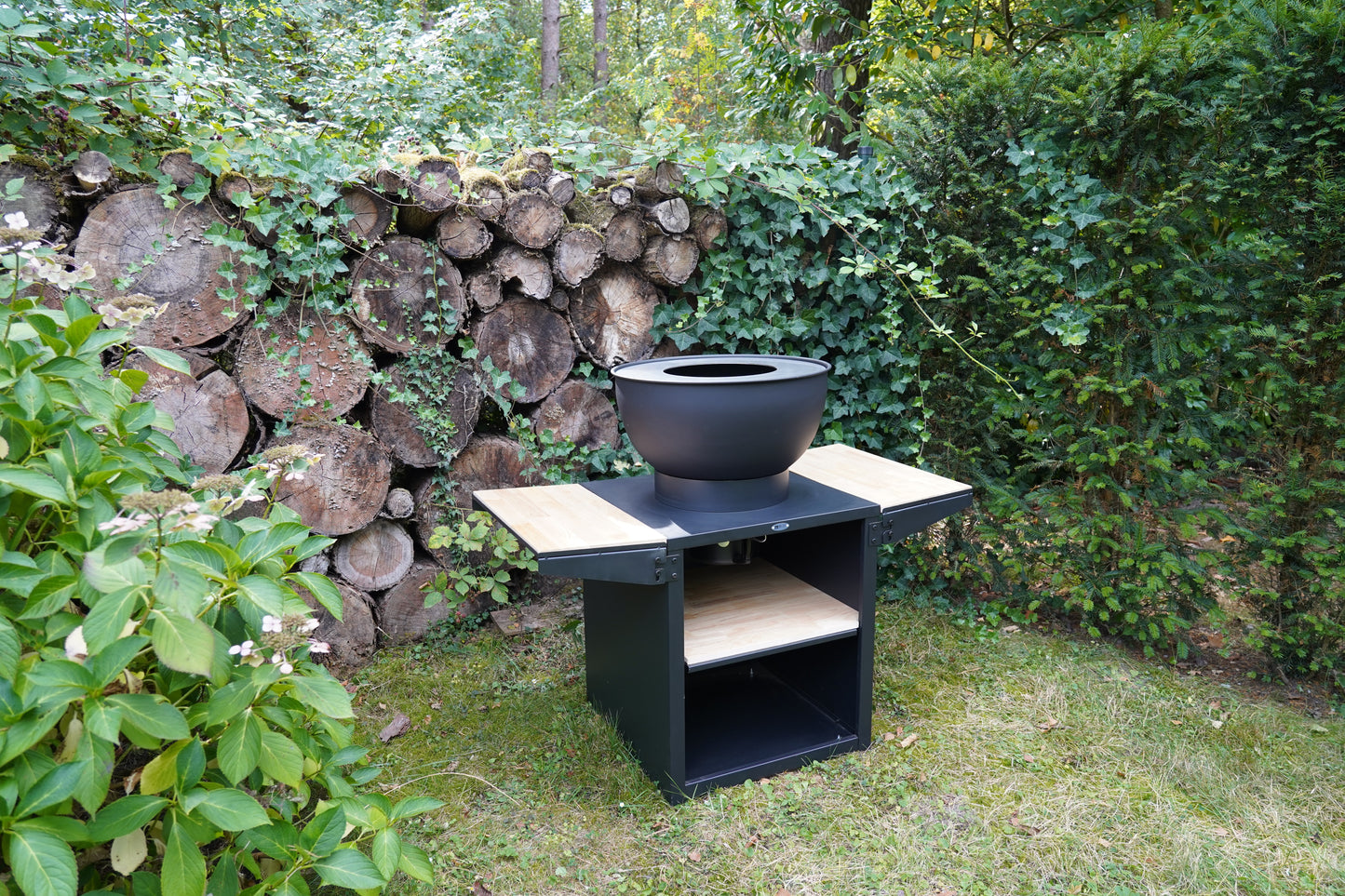 HEAT Kjok outdoor cooking station plancha and grill