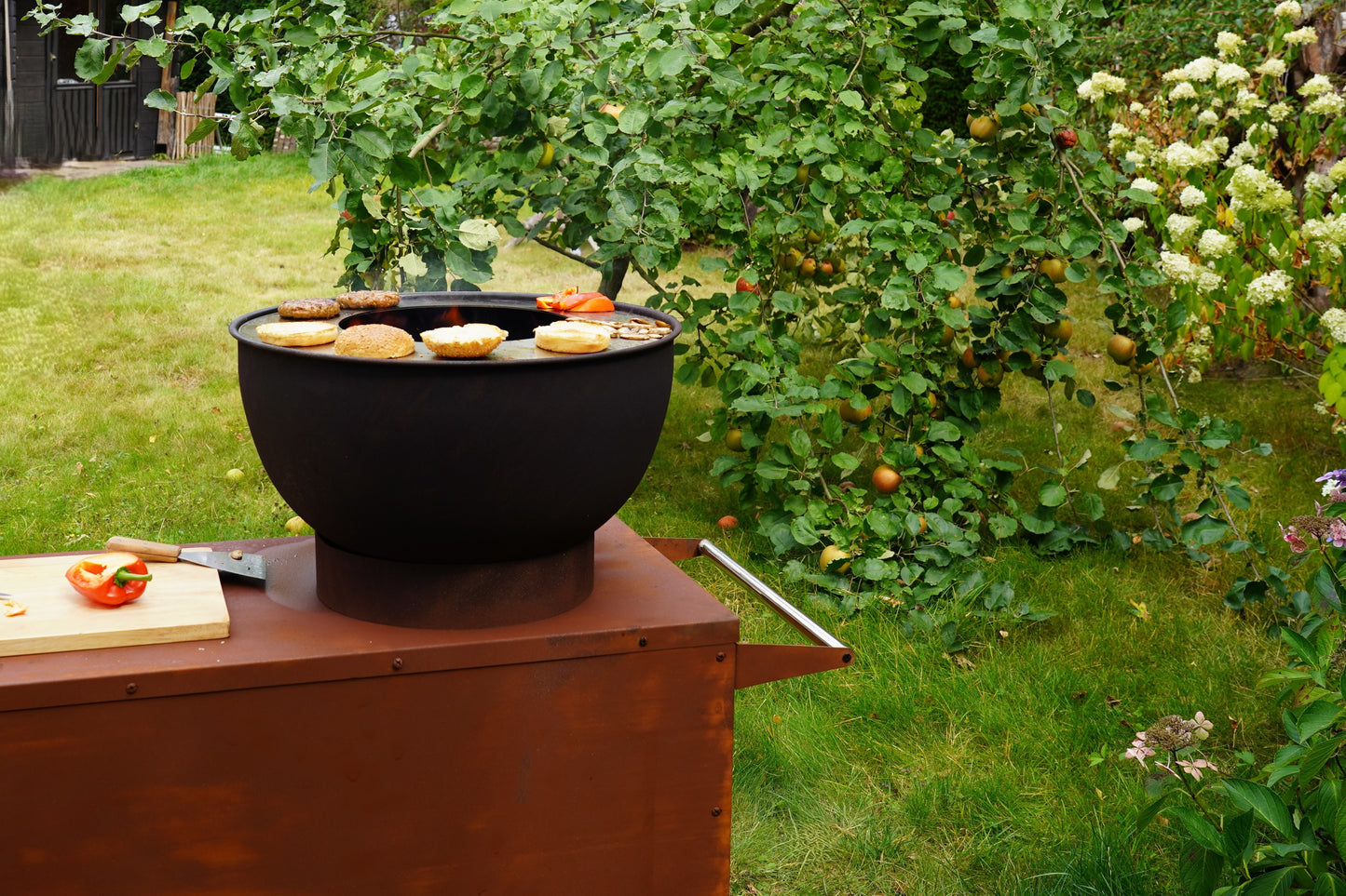 compact outdoor kitchen BBQ with wheels HEAT Trolle